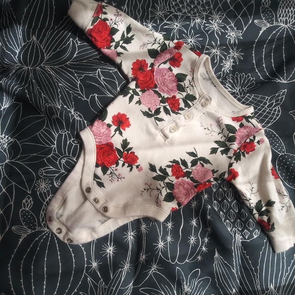 Floral Old Navy Bodysuit. 0-3 MO. GUC. - Picture 1 of 5